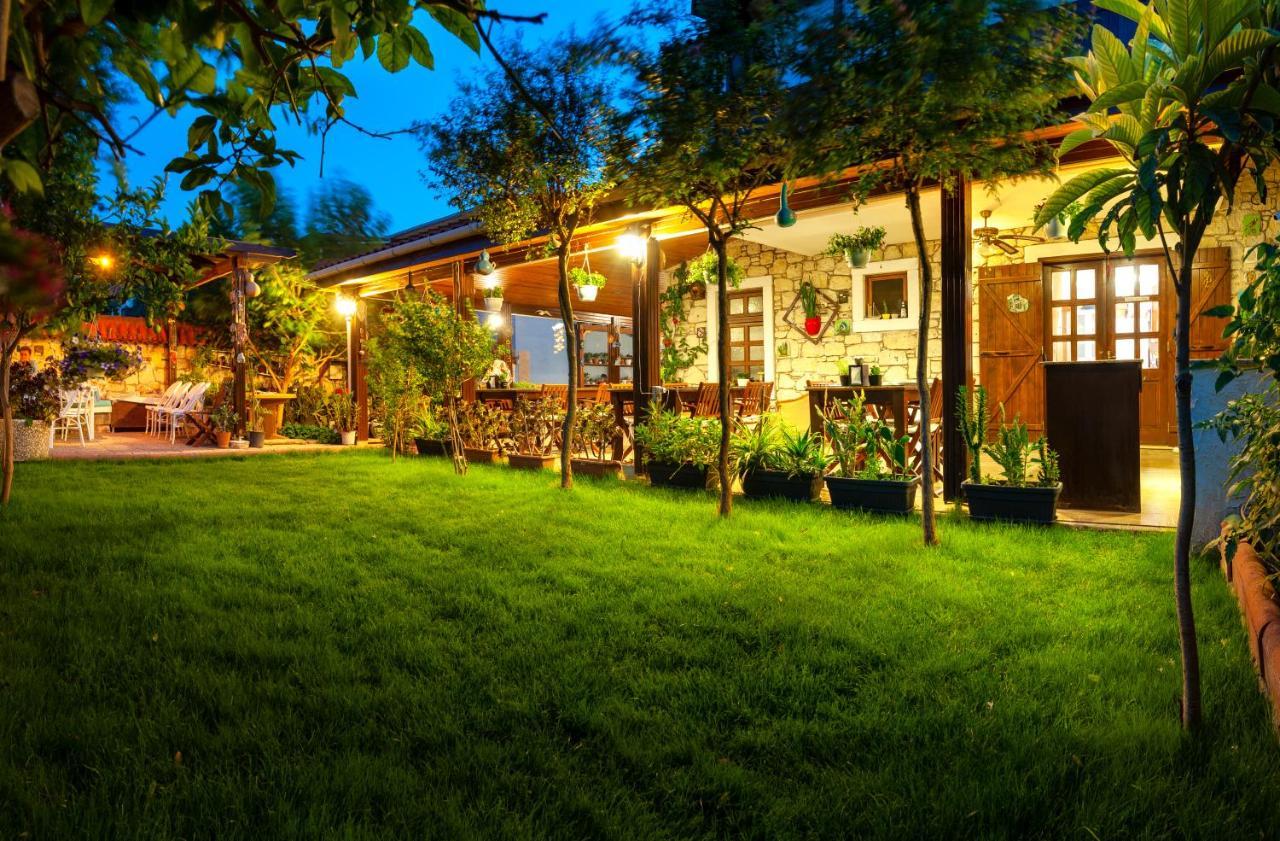Flores Hotel Alaçatı Buitenkant foto